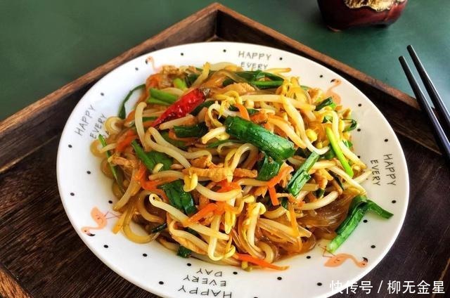 红薯粉条|豆芽炒粉条想要做得好吃,多加一步操作,豆芽鲜脆粉条爽滑太过瘾