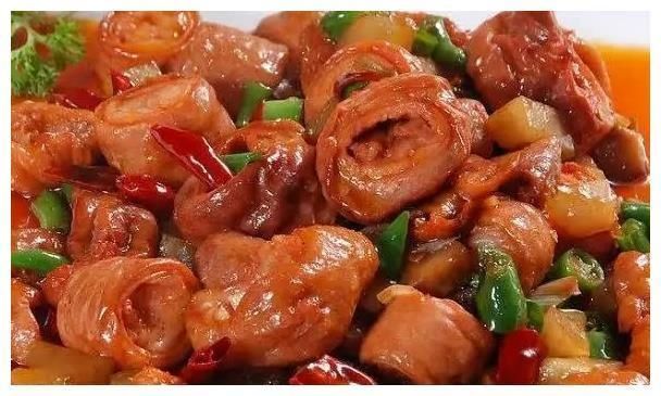 元宝红烧肉，溜肥肠，葱香猪耳朵，蚝油海鲜菇的做法