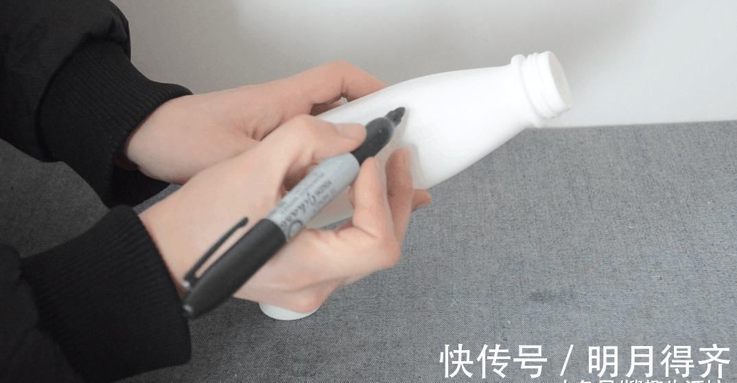 酸奶瓶子我再也不扔了, 这样改造放厨房太实用了, 家家户户都用得到