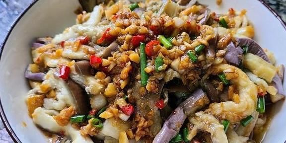 黄豆酱|茄子这样做味道更香，教你一道蒜蓉茄子的做法，简单美味嘴馋就做