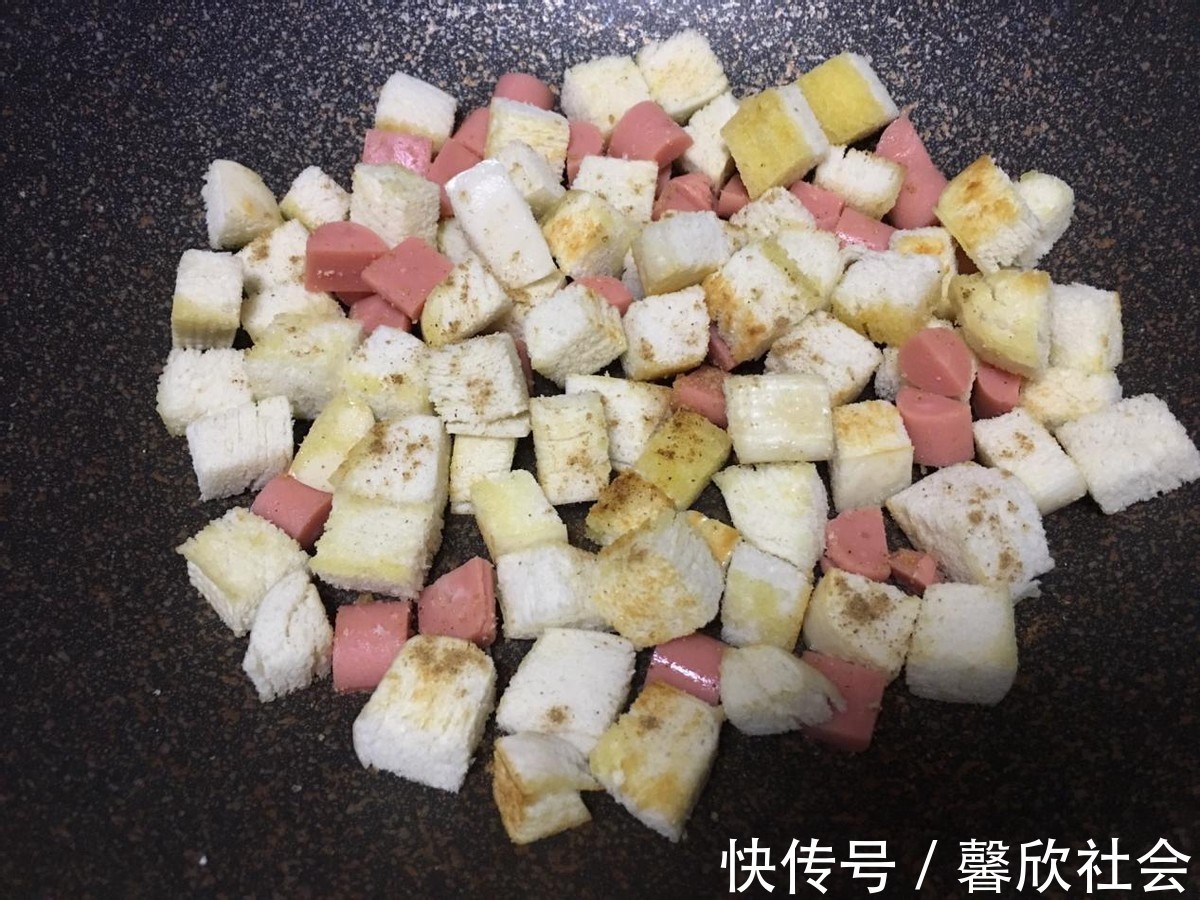 黑芝麻|吃剩的馒头别扔，搭配蛋液，做出好吃的馒头蛋饼，早餐好选择