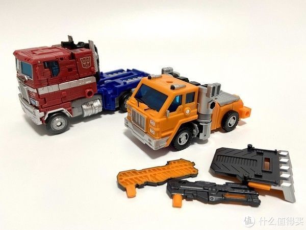 车形态|变形金刚玩具 篇三十七:这个小家伙不简单——王国鲁莽把玩分享