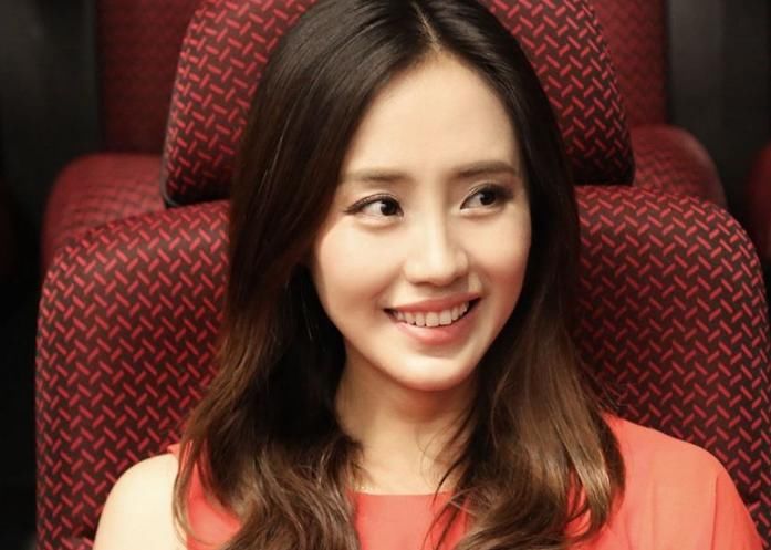  夏洛特烦恼|有一种“毁容”叫秋雅，《夏洛》中可盐可甜，结婚后却“沦为路人”