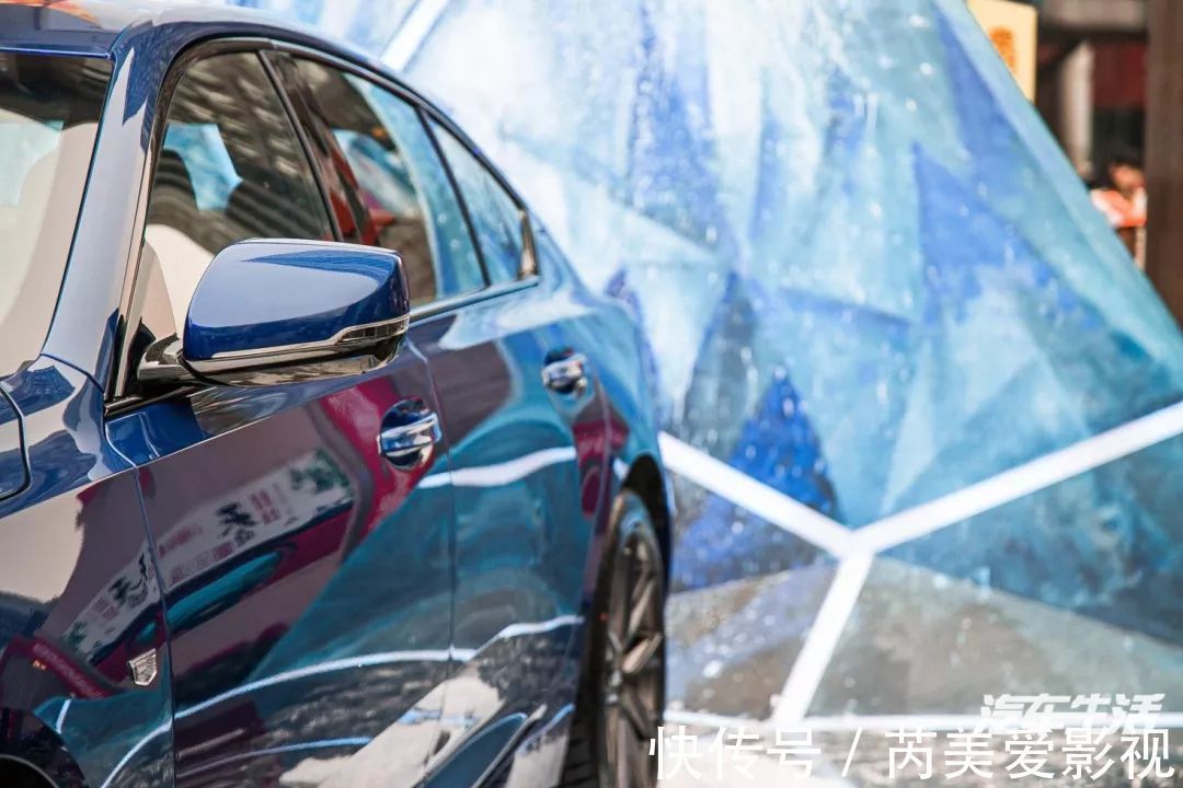 凯迪拉克#感受CT5的多样魅力,本周末春熙路上演现实版“冰与火之歌”