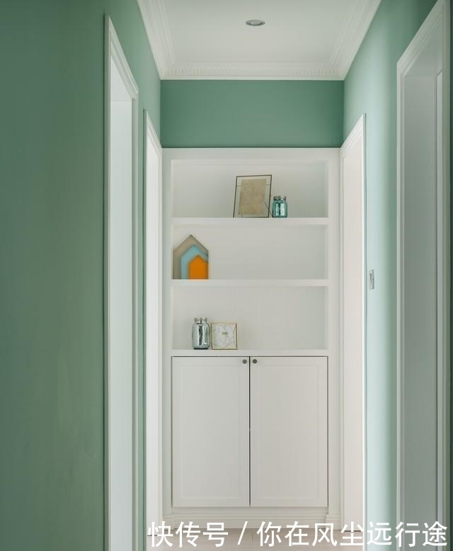 墙面|别把家里走廊过道浪费了，这样设计衣柜、书房都有了，漂亮还实用