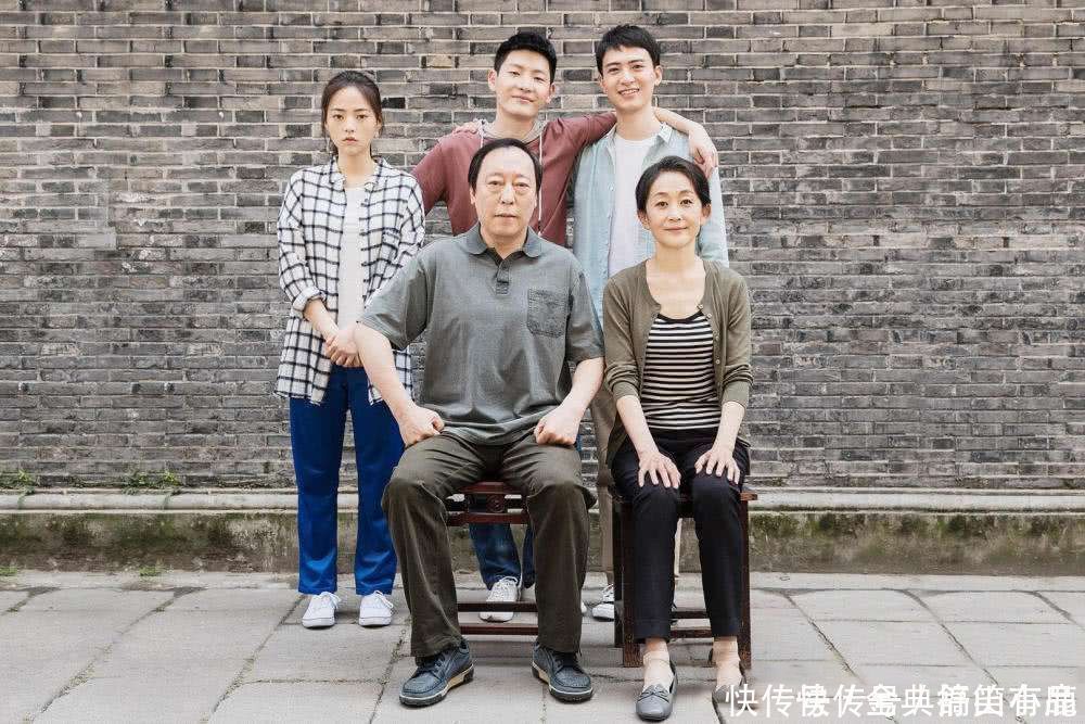 人到老年|人到老年,什么时候将“财产”交给孩子最合适这几个时间,留意