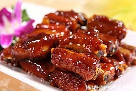 这才是糖醋排骨最香的做法,学会这招,肉嫩不柴,香而不腻,解馋
