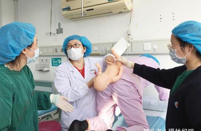 自然分娩|“大夫，我能换个姿势吗？”宝妈这句话，为宝宝免去“产钳”之苦