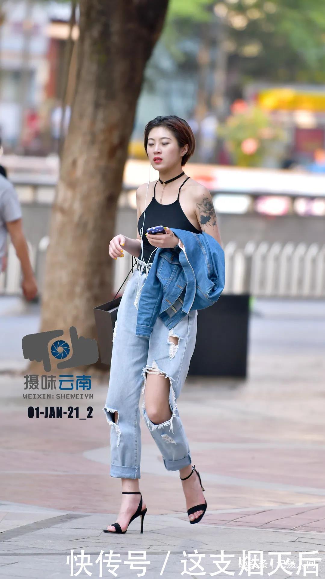 街拍破洞牛仔裤生性不羁爱自由,也是最上镜超酷破洞牛仔裤