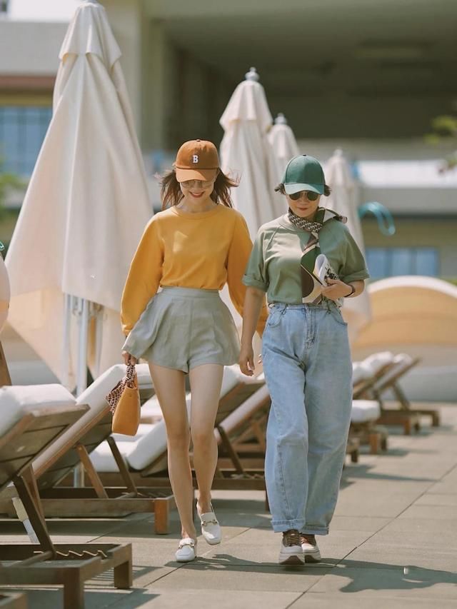 讲真！穿优衣库就服这些50+女性，她们的早春穿搭，时髦高级