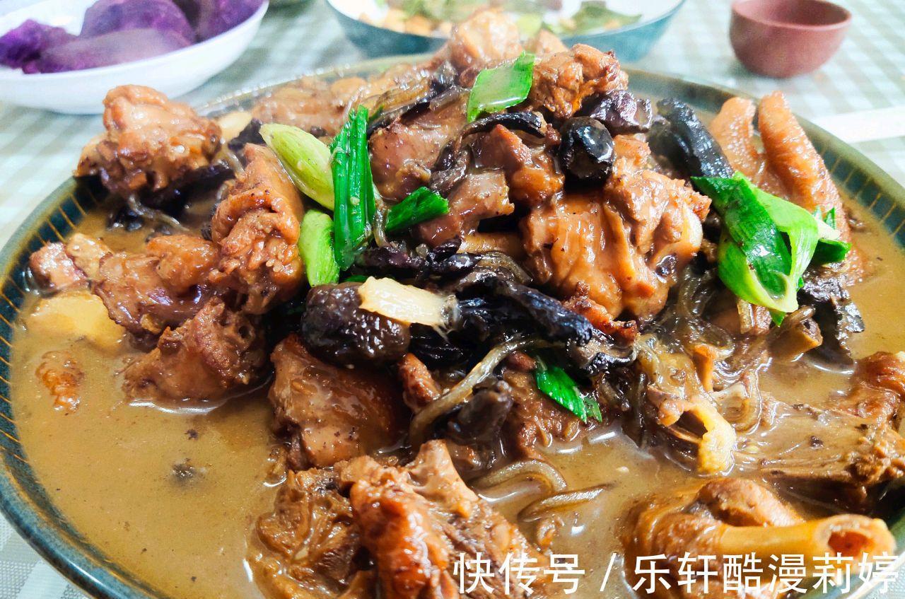 东北农民“大丰收”，做4道“硬菜”犒劳自己，这伙食相当不错！