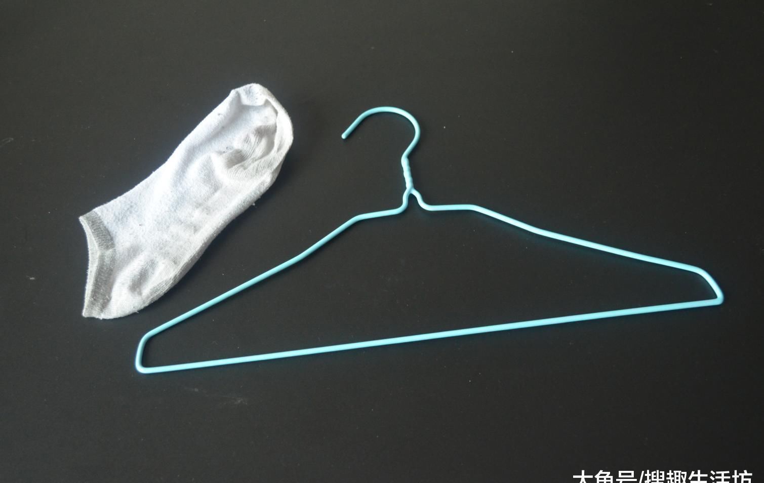 衣架|袜子剪一剪套在衣架上太实用了, 解决了很多家庭的困扰, 赶紧试试