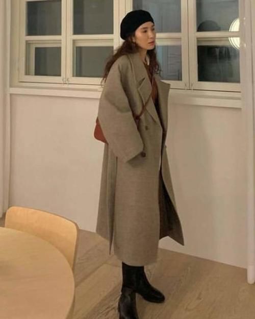 天气转暖，脱了羽绒服，现在穿什么外套更时髦？