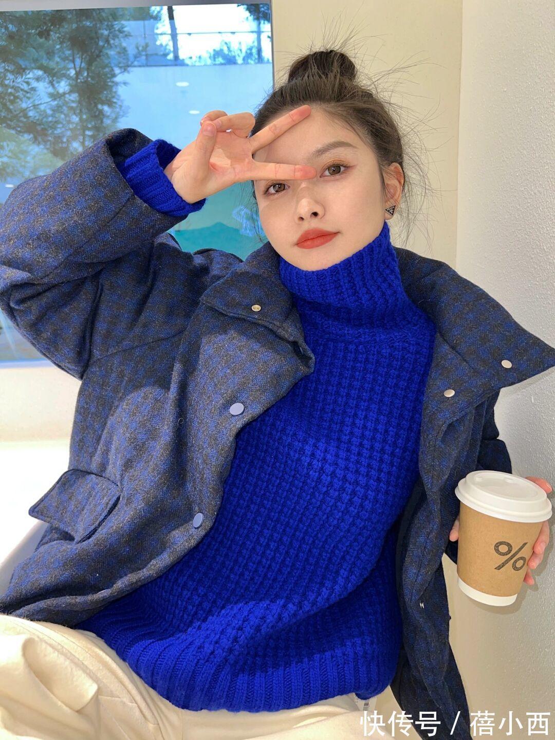 大龄女性|大龄女性懂搭配更时髦,冬季学会穿“羽绒服”,风度和温度都有了