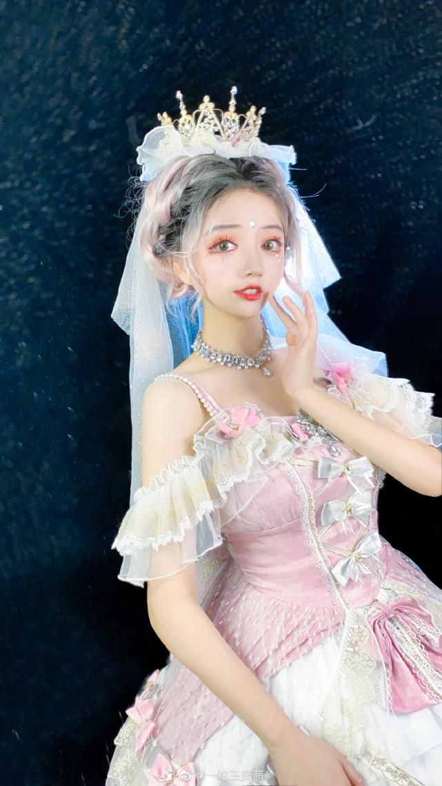 萝莉风|谁说萝莉只适合长发?看到“国服第一萝莉”王奕萌短发照,我恋爱了