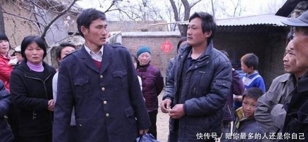 小学文凭的朱之文,书法被炒到4个字20万,专家:书法家不如文盲