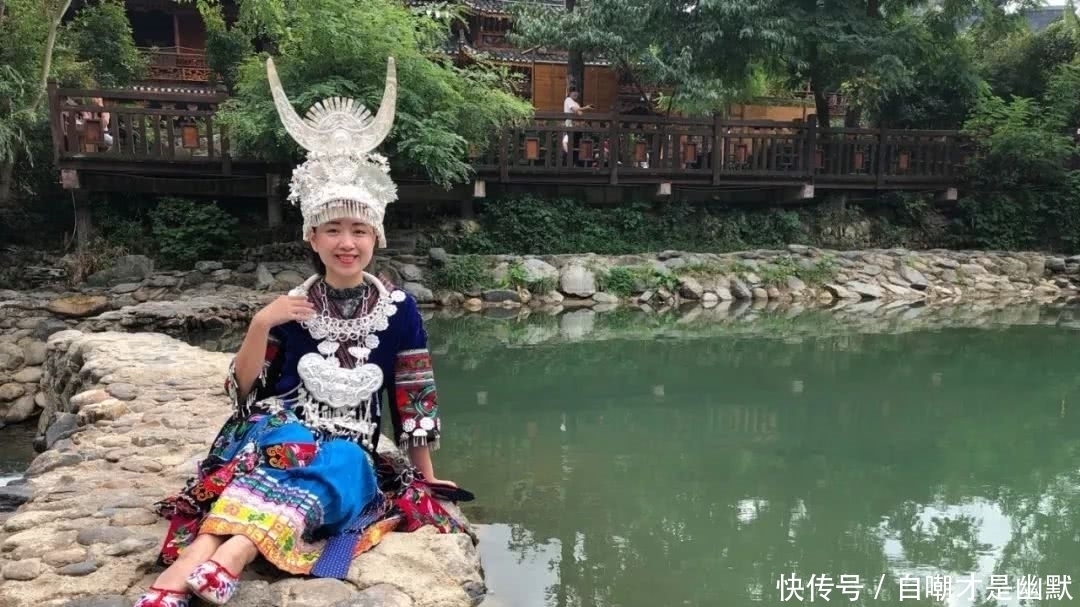 这个深山市集让清清瞬间回到了云贵高原