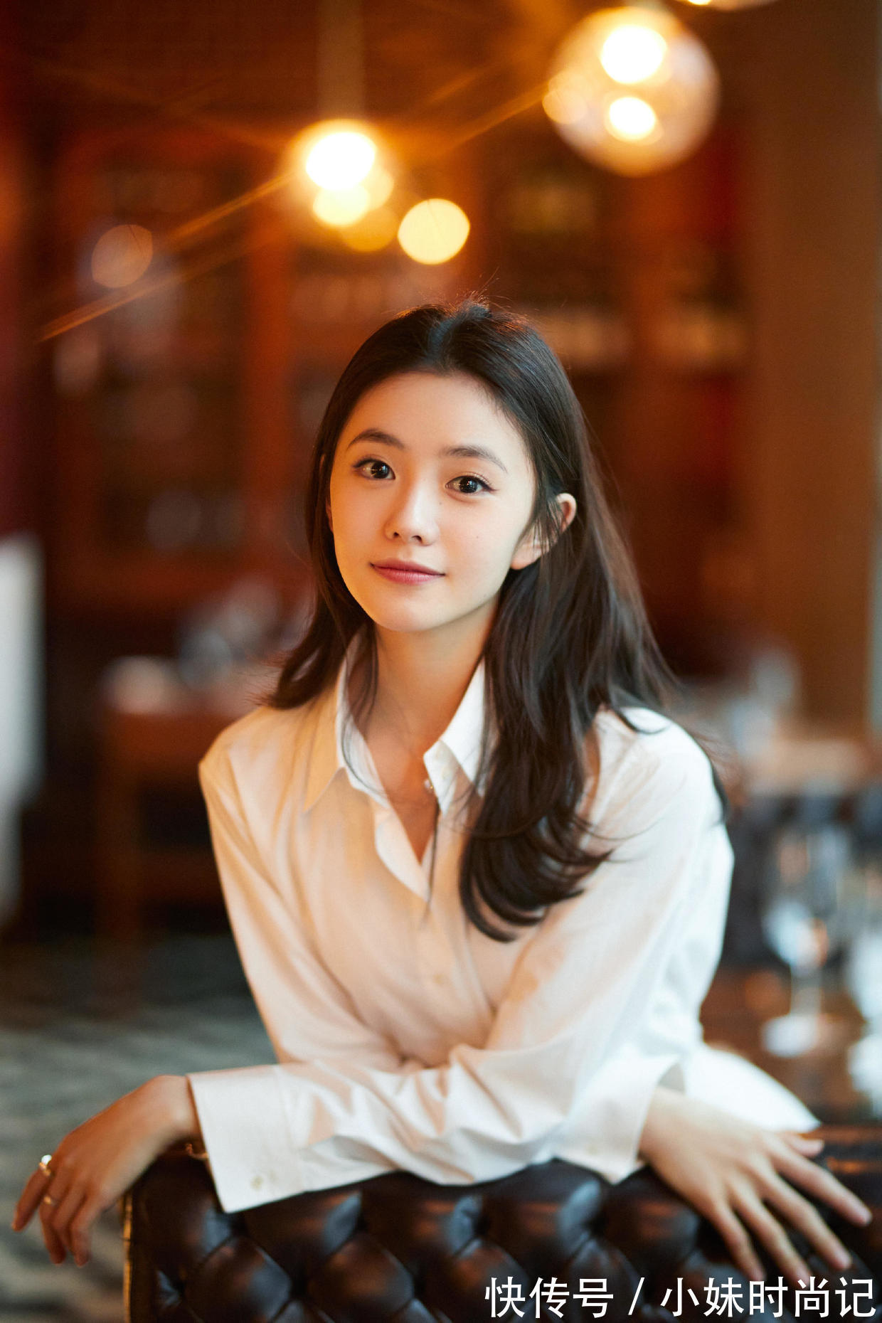 谋女郎|“谋女郎”刘浩存气质绝了,连简约的衬衫裙,都穿出了千金小姐范