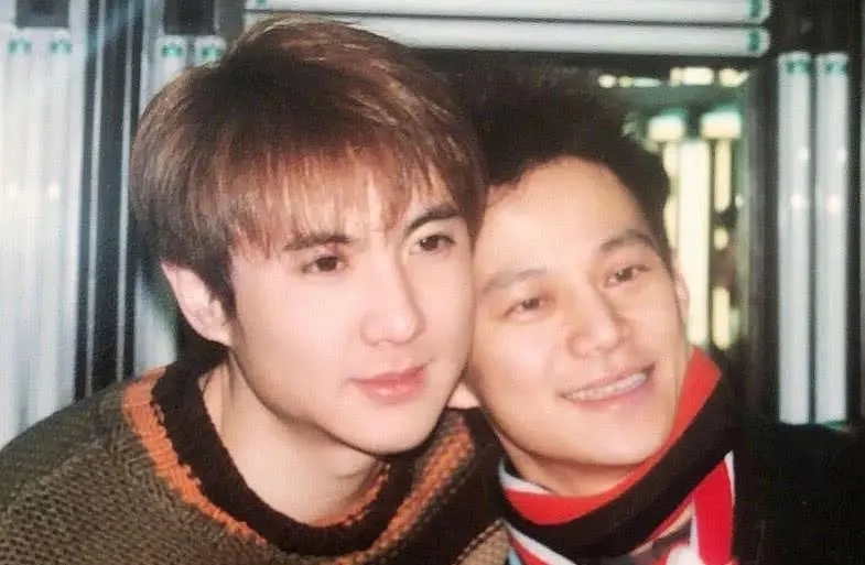 王牌家族开播貌似“整容”关晓彤美得冒泡,沈腾不再是当年校草