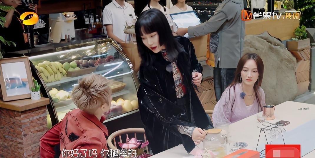  宁静|花少4来了，看到宁静这个动作可以等开撕了，这才是正宗浪姐味儿