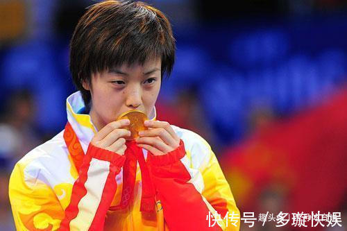 张怡宁|乒乓冠军张怡宁当年为何嫁48岁富豪2点原因很合理，确实不为钱
