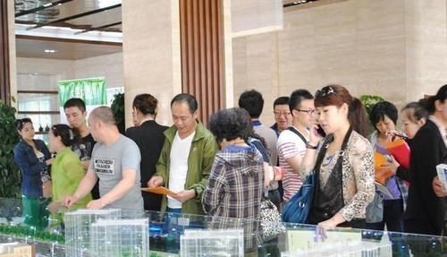 还贷款|有45万存款没房,有价值90万住房没存款,谁的日子过得更潇洒?