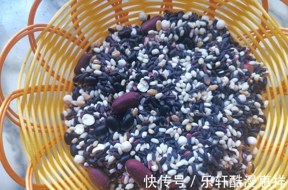 绿豆黄豆|80多岁的奶奶常吃这粥,补血益气又排毒,每天一碗头发黑精神好