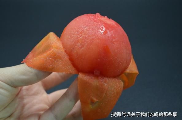 西红柿|给西红柿去皮，别只会用水煮，大厨教2招，快速去皮，好吃又营养