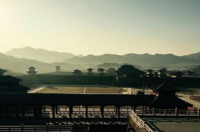 刘备#一首豪气干云的五言诗,犀利语言写尽兴亡之叹,开篇两句笔力铮铮