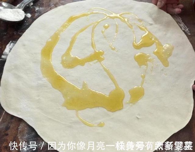 烙饼,掌握这6个小技巧,饼又香又软还起层,放凉了也不发硬