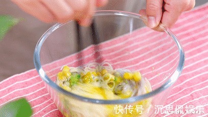 虾仁|不加面粉的“盘丝饼”，娃吃的比谁都香！鲜嫩香甜又补钙
