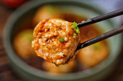 玉米淀粉|肉丸子不用油炸，蒸一蒸就上桌，香嫩好吃营养不流失，老少皆宜