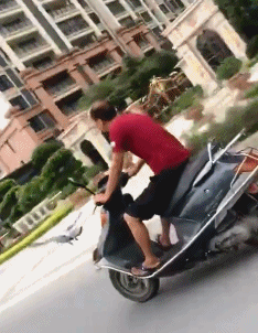 |搞笑GIF:姑娘,你能接受这么大的宝宝吗?