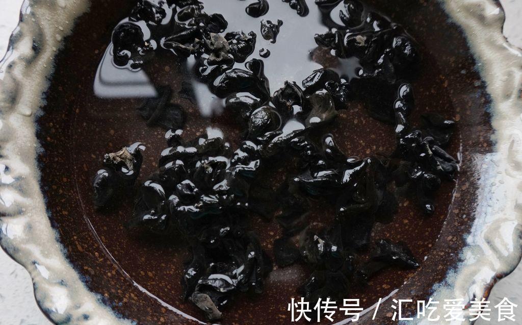 木耳|这道菜是“一次性”菜,没吃完倒掉也不要隔夜吃,不然危害很大
