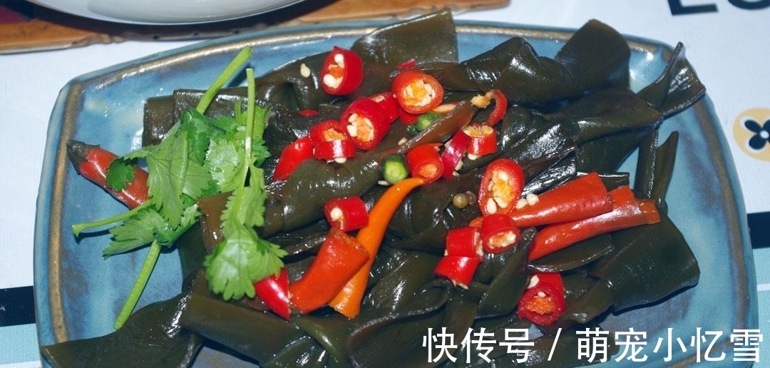 桌菜|招待老家出来的小伙伴,准备了一大桌菜,没想到肉菜没人吃,青菜却被吃了两盘