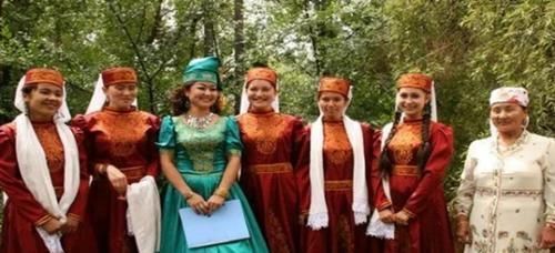 中国这个少数民族拥有欧罗巴血统,人口仅有3000多人,却美女如云