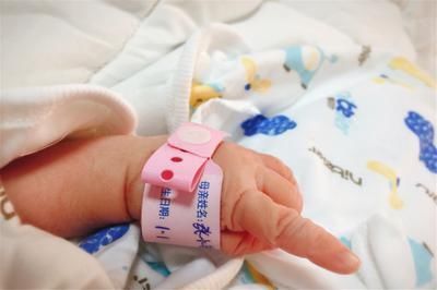 孕产妇|住院生娃时,不同产妇会戴上不同颜色的手环,准爸妈要心中有数