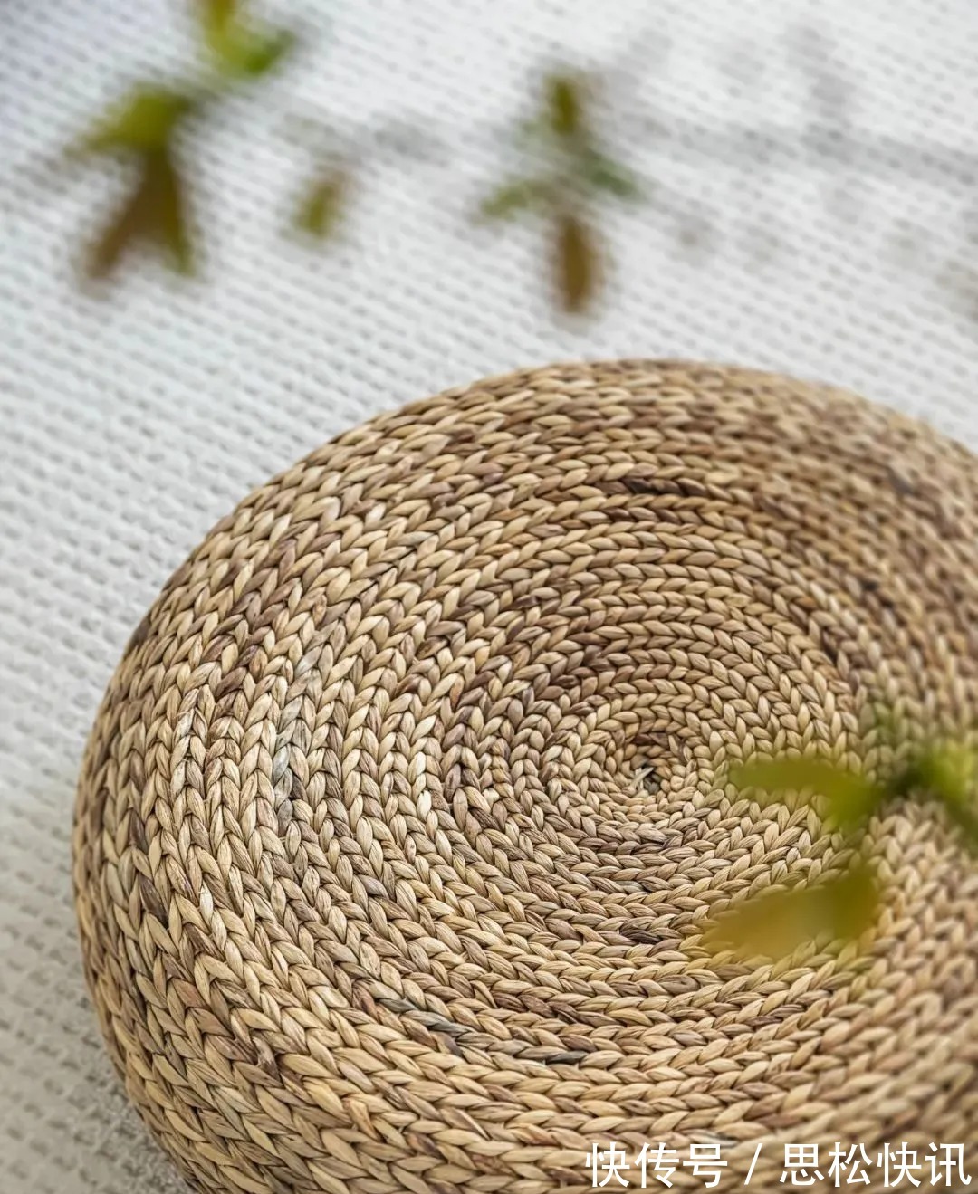 餐厅|客厅放弃电视,用一整面墙做收纳,快来跟这个神仙小户型学收纳!