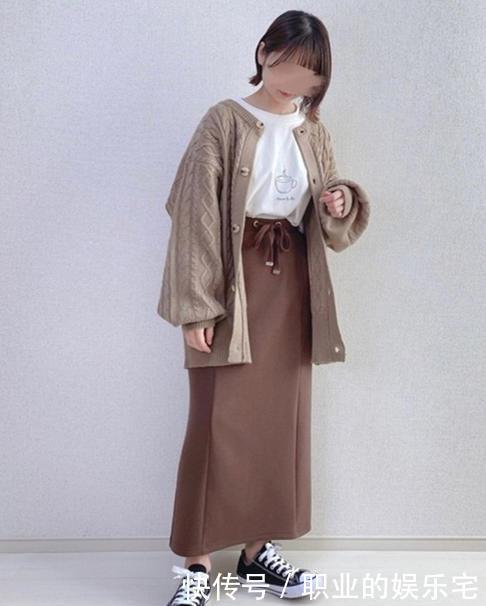 想要冬季穿衣显高，这3种毛衣塞法得先学会