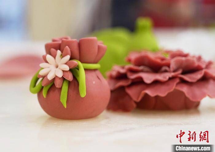 花开富贵&河北博野“90后”面点师：花饽饽蒸出“文创味”