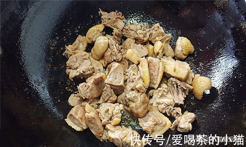 大料|国庆节教你做一个土豆焖鸭肉，成菜味道香而不腻，不错的下酒菜