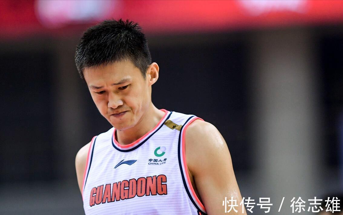 cb周鹏跨年夜发文表决心,宏远老将内疚亏欠家庭,杜锋没看错人