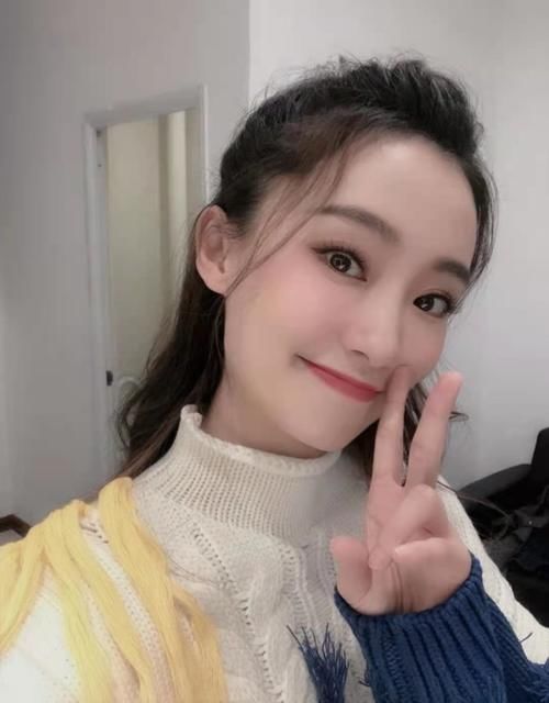 曾经惨遭职场霸凌的边缘女演员张小斐,凭什么突然大红大紫?