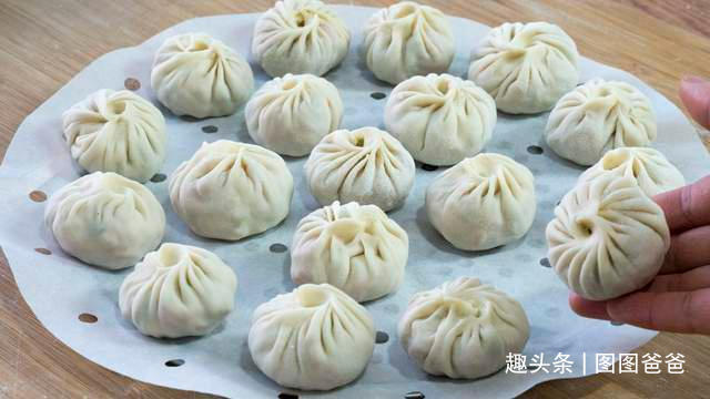 早餐别吃包子馒头了,1块钱饺子皮,5种巧用,美味解馋,孩子最爱