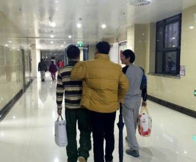 分泌物|29岁女子,查出宫颈癌晚期,家属病床前痛哭,无奈放弃治疗!