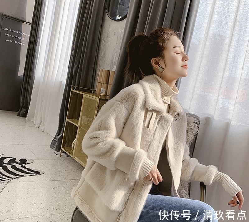 建议大家!穿羊羔毛不要配阔腿裤,土!今冬流行这么穿,超减龄