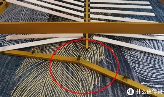 不锈钢|装修日记 篇三十二：没甲醛也没味的铁艺床，为啥塌了？支撑/床板/高度/材质/喷漆/颜色/安装，7个选购要点大盘点！