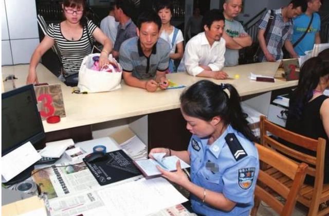 宋女士|爸爸姓唐,妈妈姓宋,爷爷随口给双胞胎取名,民警听后都赞不绝口