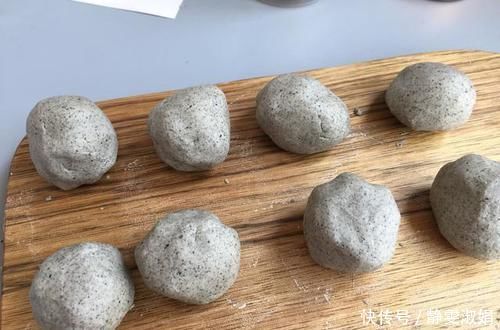 别看它小,“钙是牛奶的8倍”,做成营养早餐饼,全家都爱吃