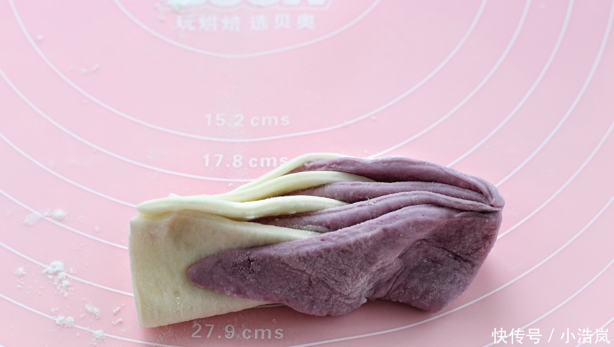 无需任何技巧就能做出双色花卷,层次分明、暄软香甜,漂亮极了!